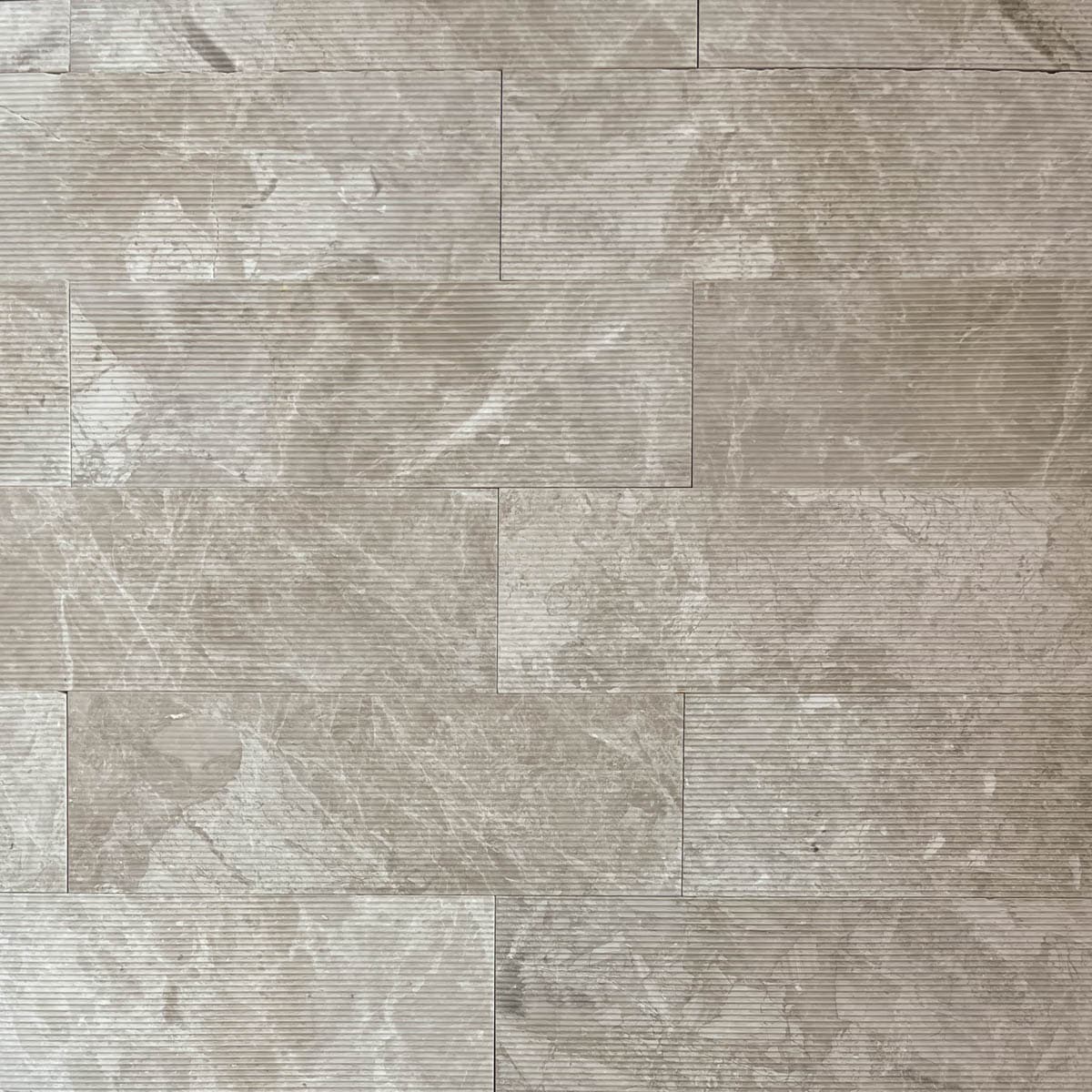 еге Беж Линеа – Изчеткан Мрамор 10x28 см | Ексклузивен Естествен Камък