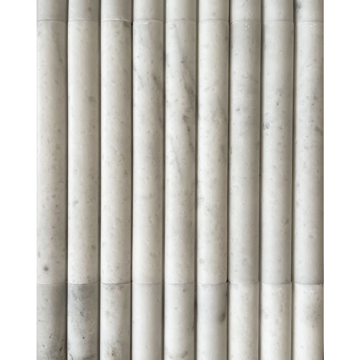 карера Раунд Лайн – Изчеткан Мрамор 10x30 см | Ексклузивен Естествен Камък